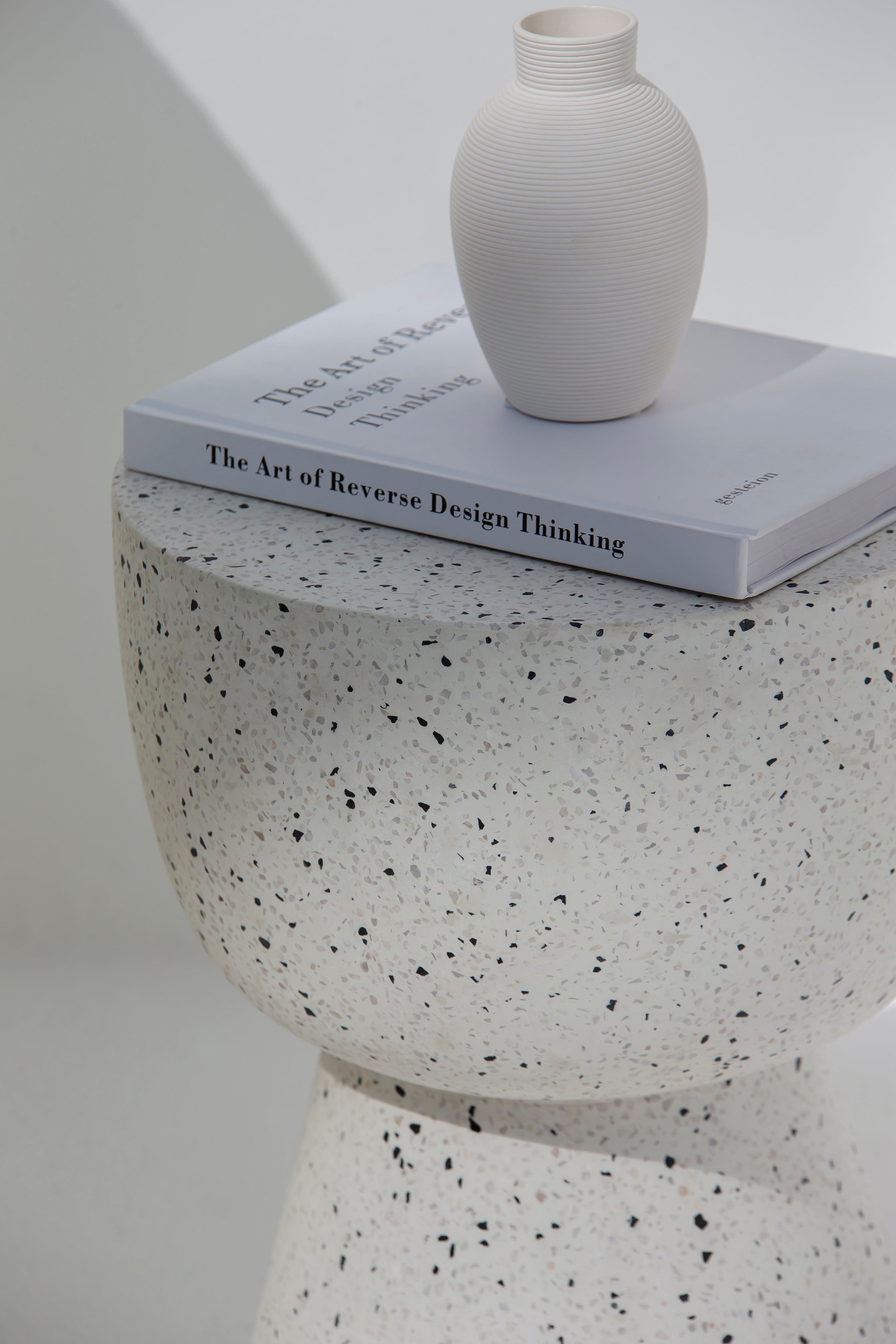 お値下げ！『送料込み』CF Tread Table Round TENtoTEN Outdoor Travertine Round Side Table | Chairish