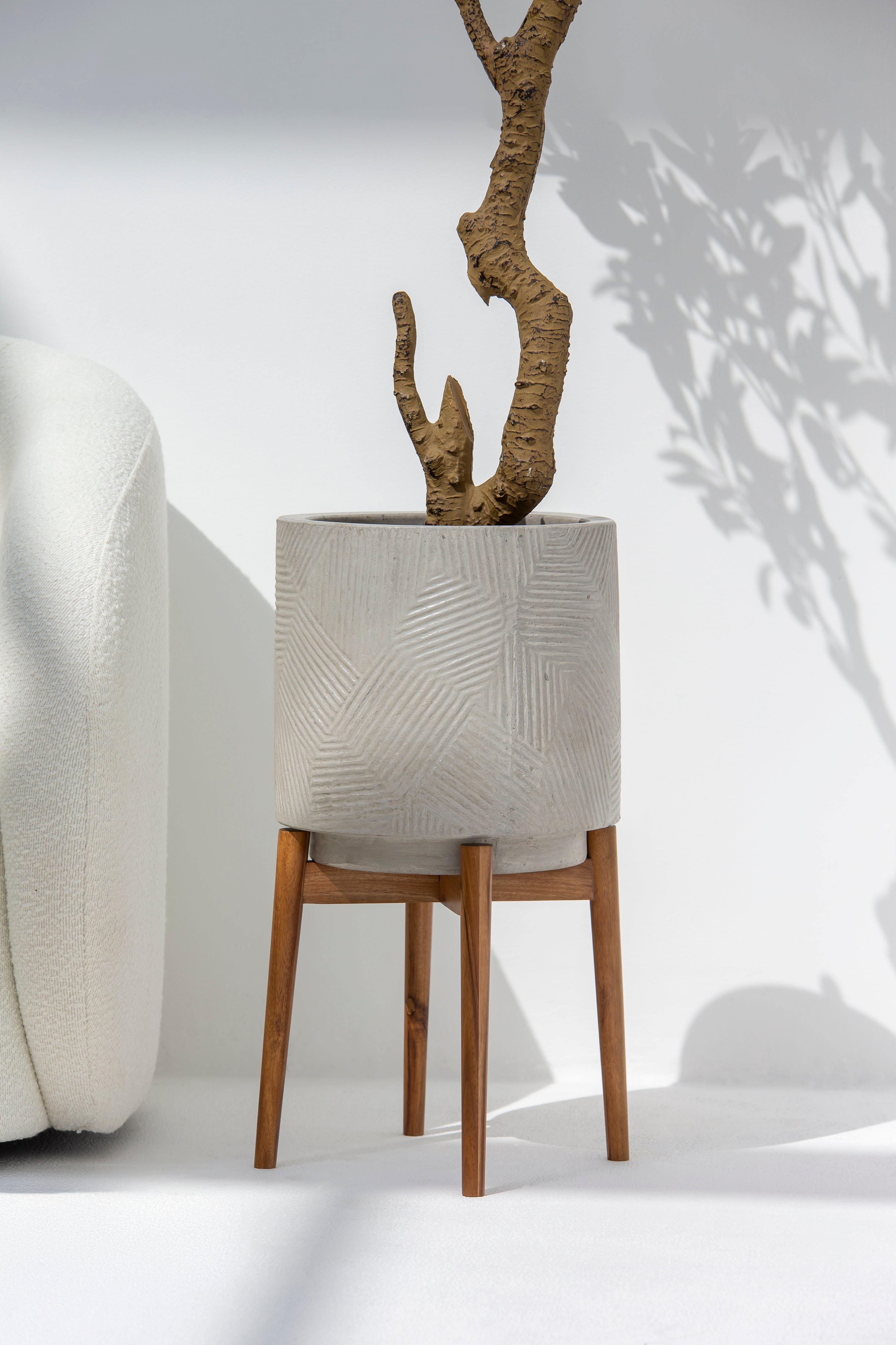 Kyrah Ash Gray Fiberglass Pot