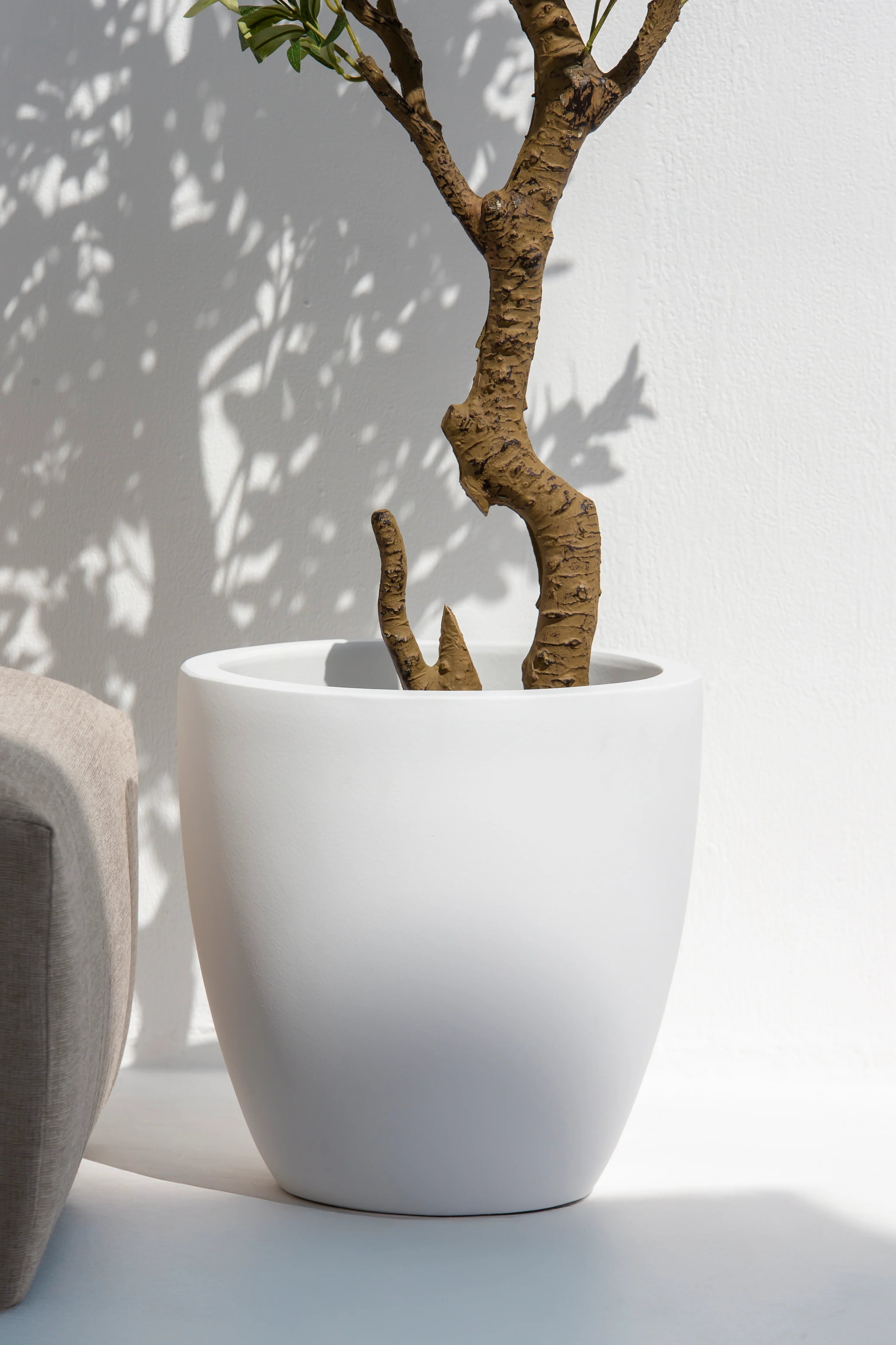 Vita White Concrete Pot