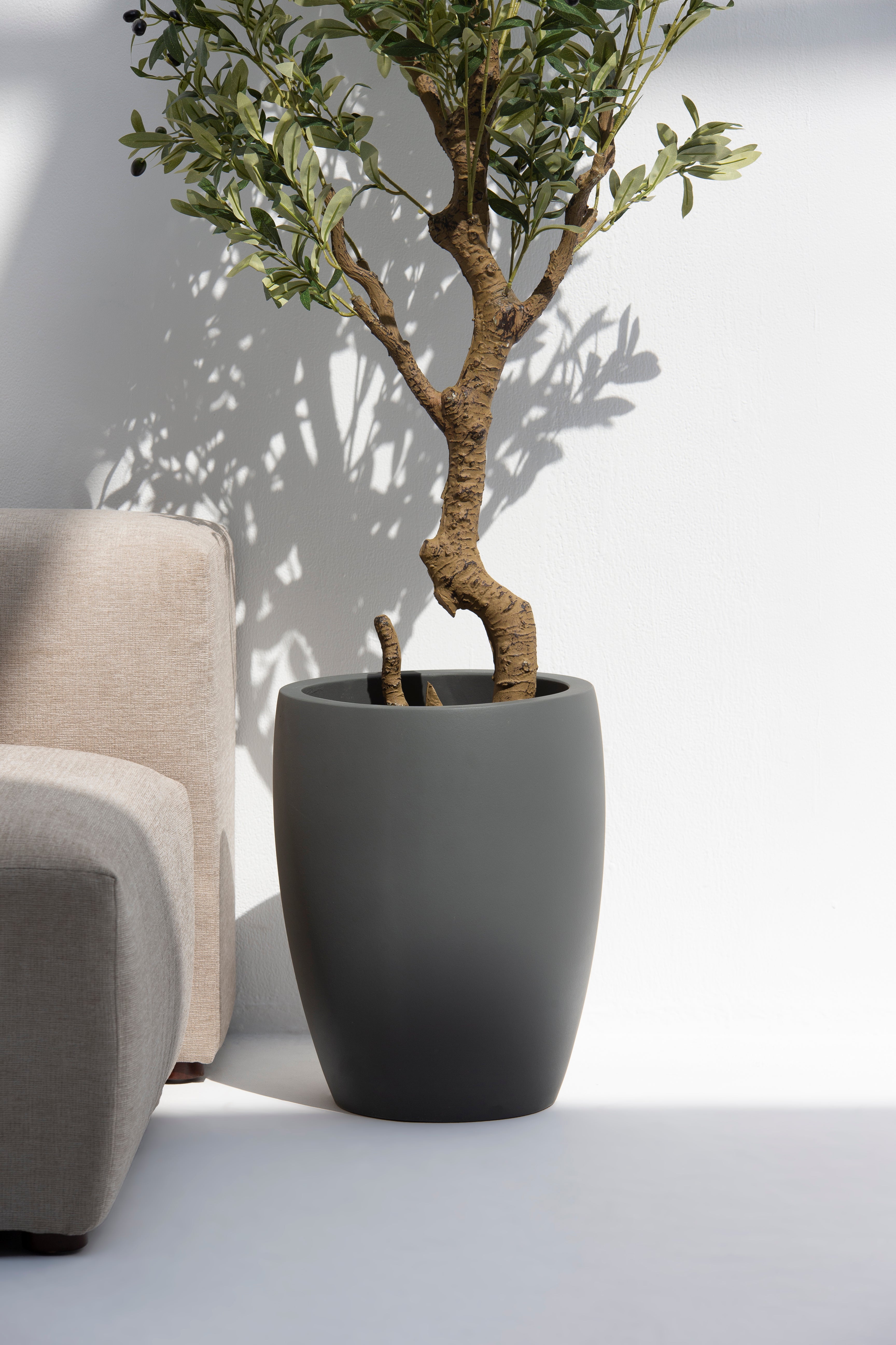 Lilia Concrete Pot