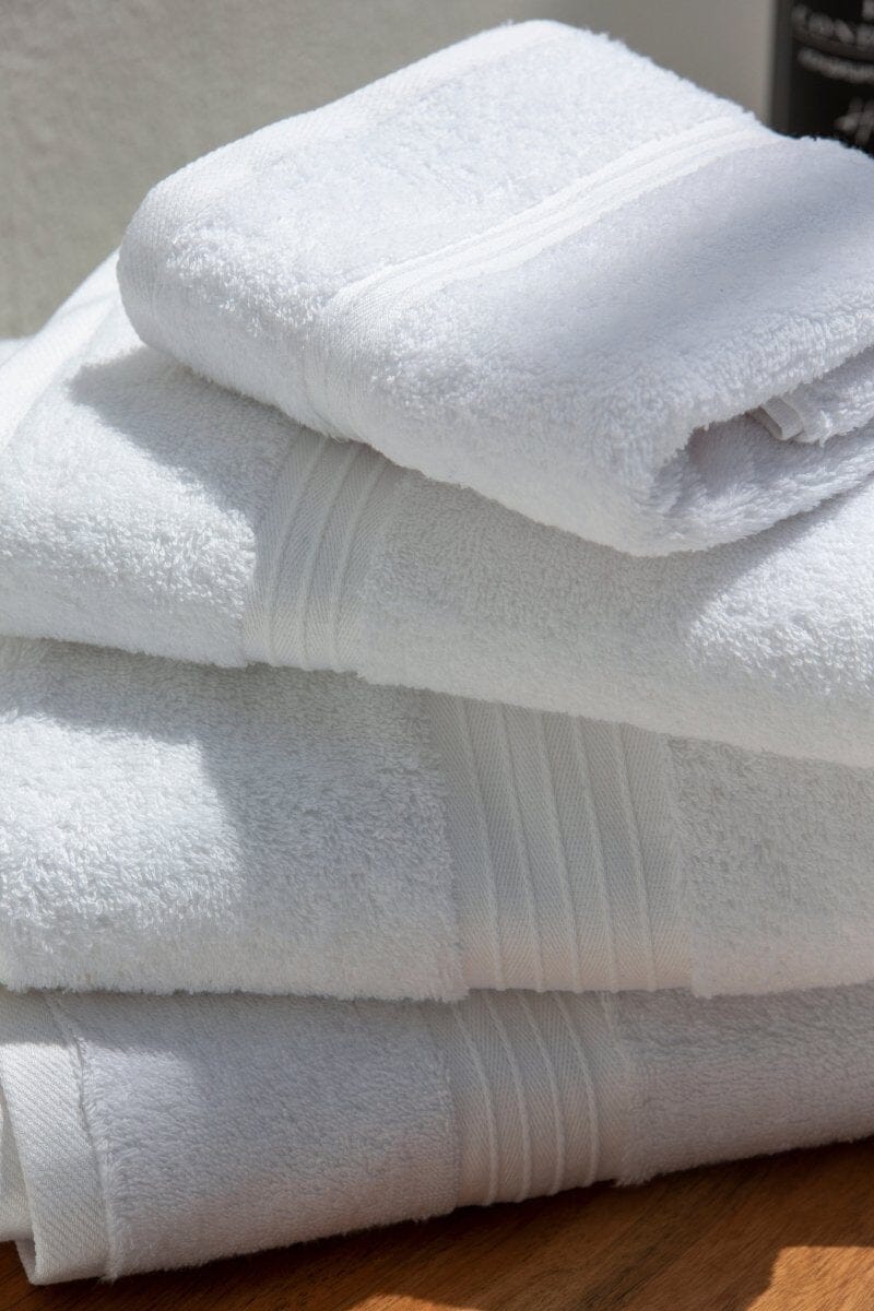 White Classic Luxury Hotel Towels 