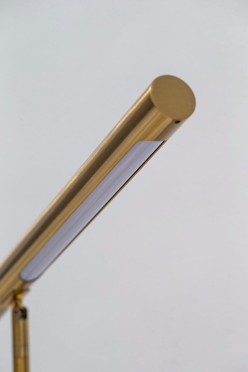 Sleek Minimalist: Modern Metal LED Table Lamp 