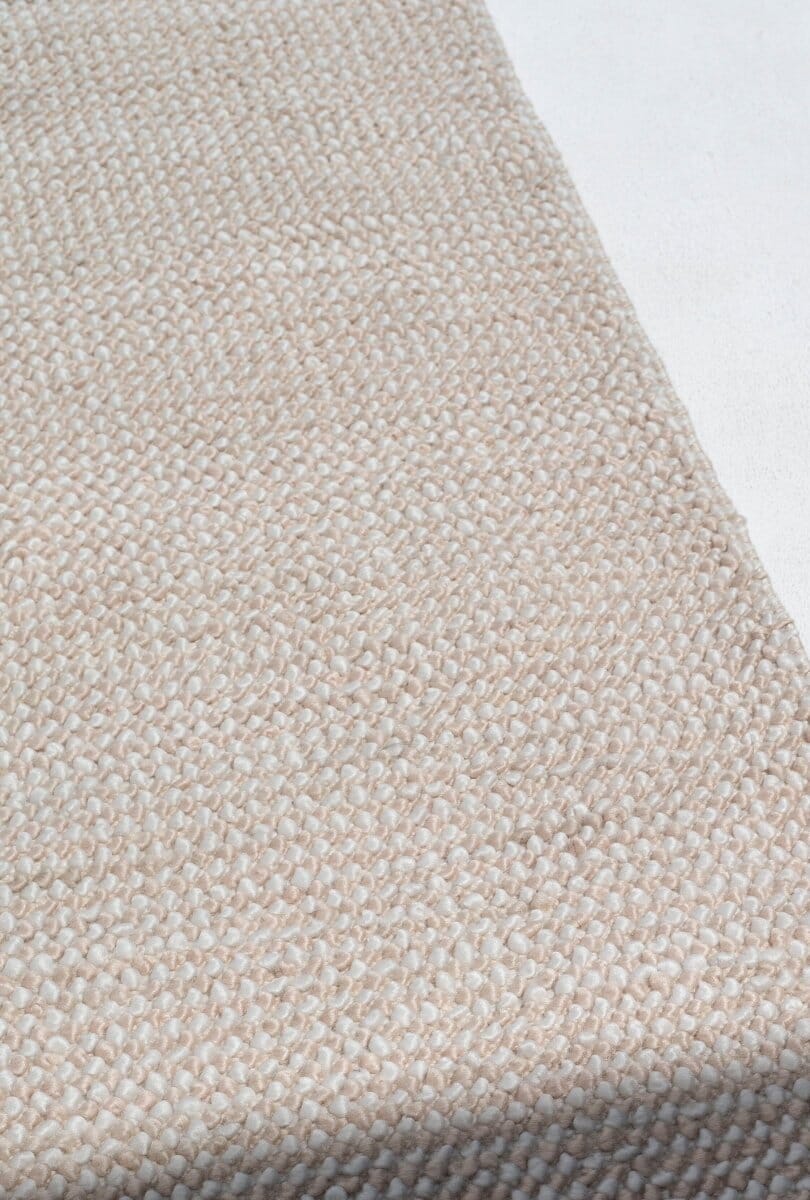 Luxurious Woven Rug: Subtle Elegance for Modern Interiors 