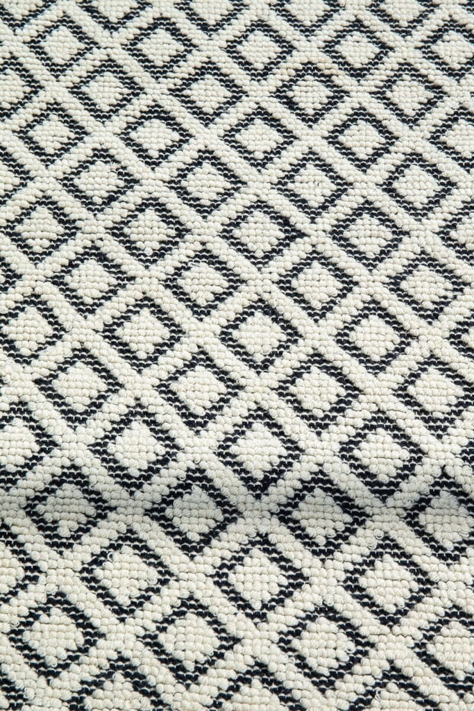 Nautical Serenity - Natural White & Navy Blue Woven Rug (2 Sizes) WOVEN RUG RAM 