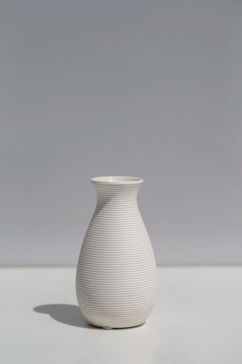 Mini Serene Curved Vase