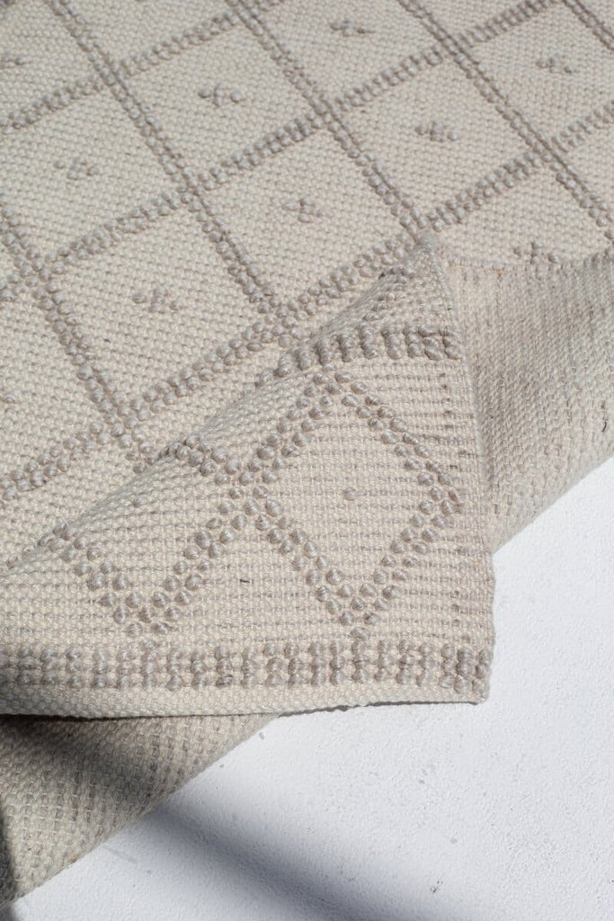 Timeless Threads - Detailed Light Beige Wool Rug (3 Sizes) WOVEN RUG RAM 
