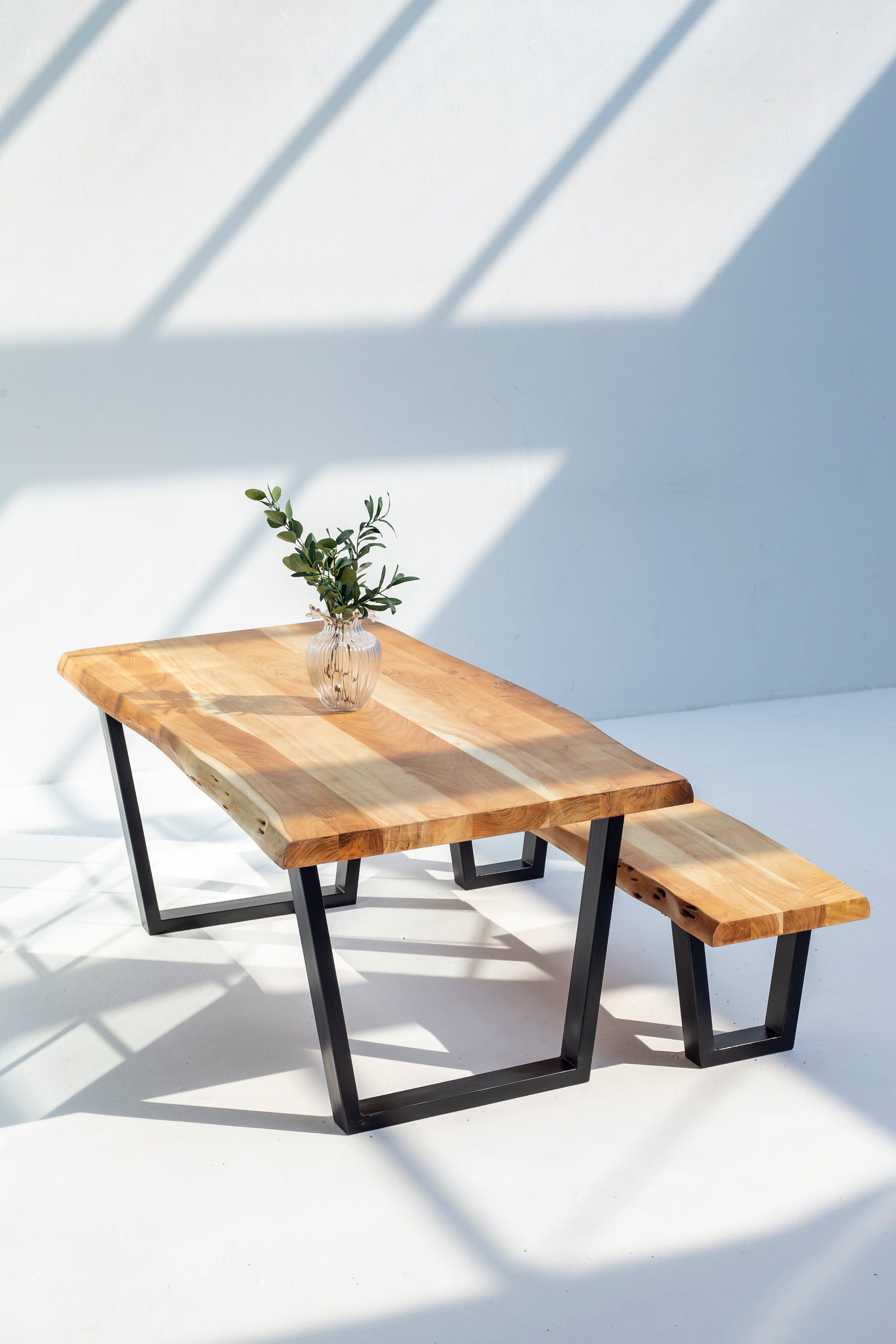 Light Acacia Wood Dining Table – Contemporary Solid Timber Dining