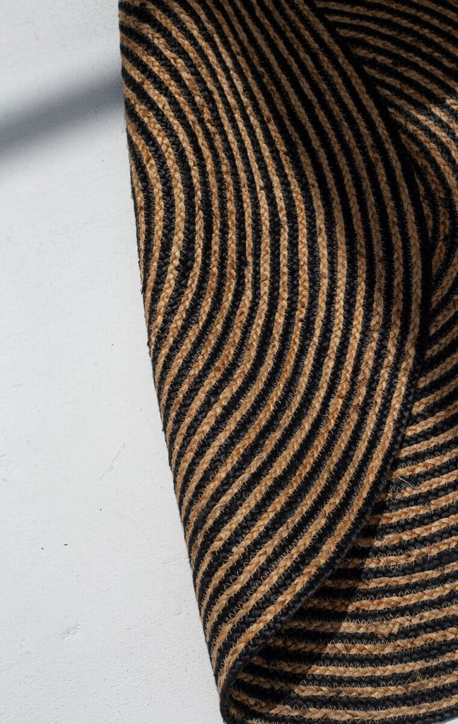 Whirlwind Harmony - Natural & Black Round Braided Rug (4 Sizes) Braided -- Braided Rug Homekode 