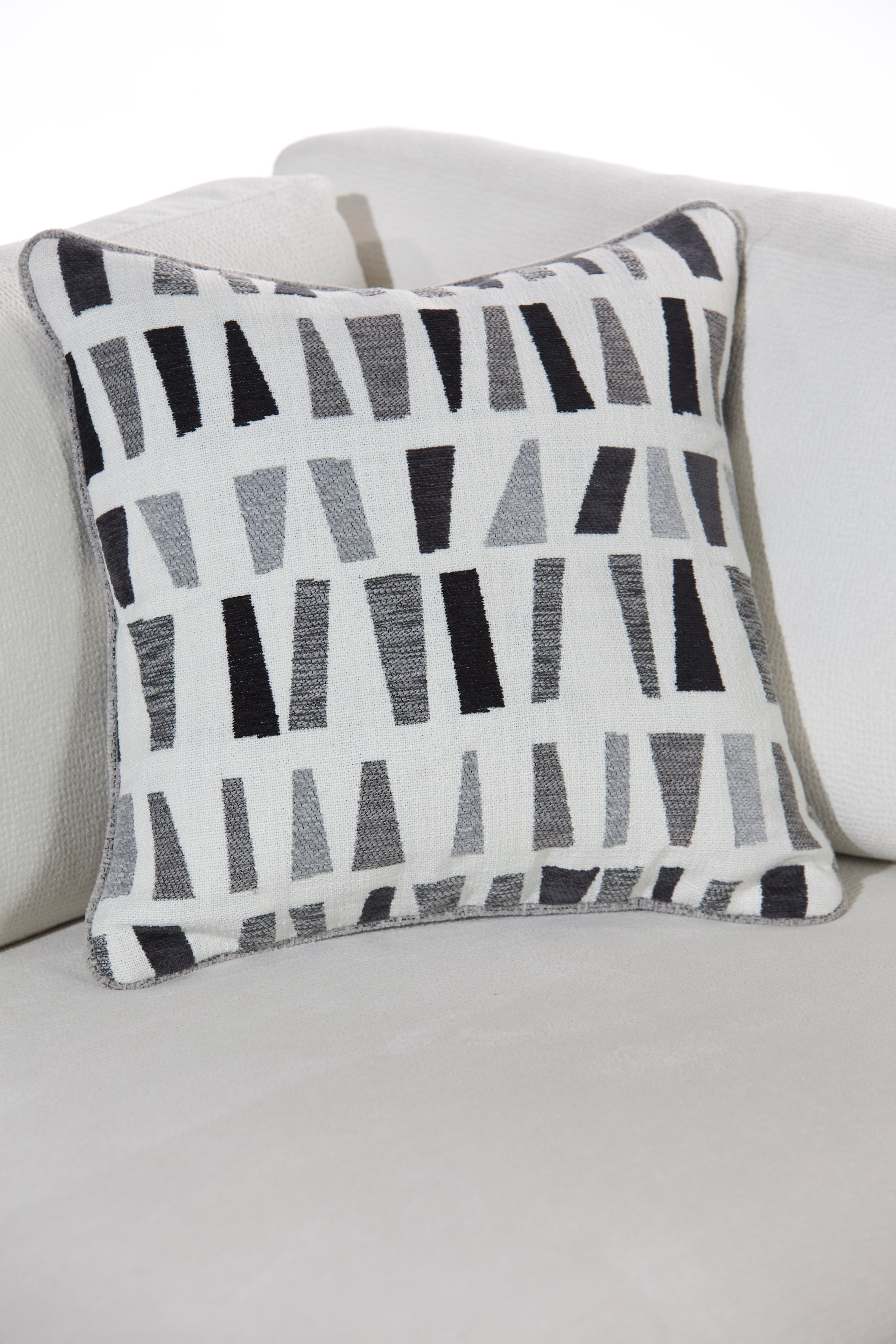 Echo Strokes Cushion With Filler