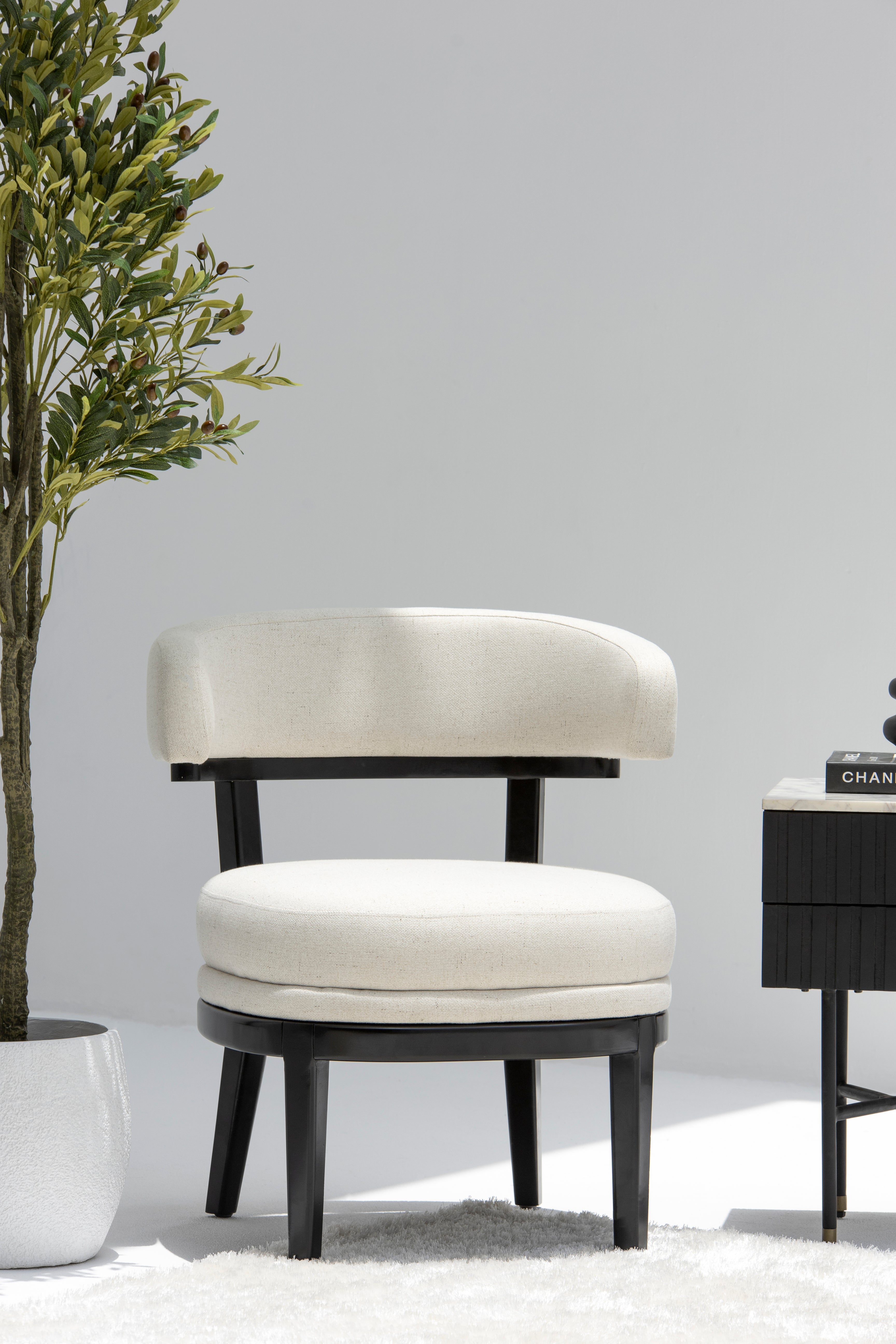 Valencia Lounge Chair