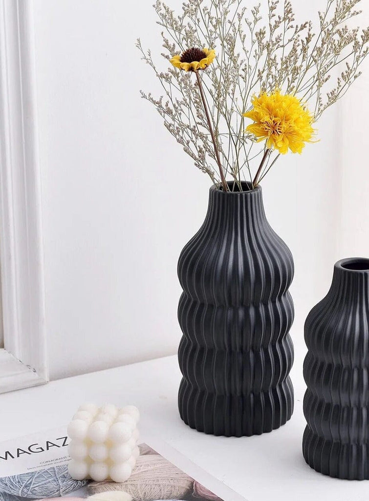 Layered Wavy Ceramic Black Vases (2 Sizes)