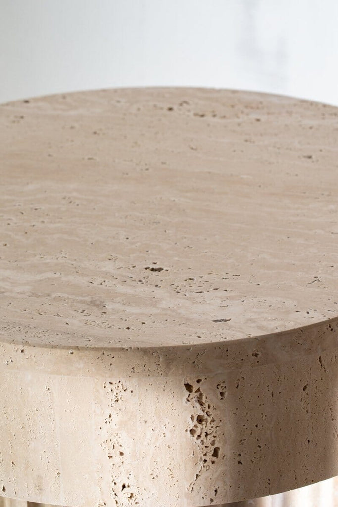 Milan Fluted Travertine Plinth with a Thick Round Top Homekode 