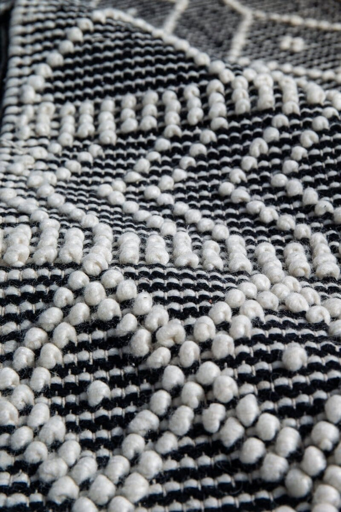 Timeless Harmony - Patterned Off-White & Black Woven Rug (5 Sizes Available)