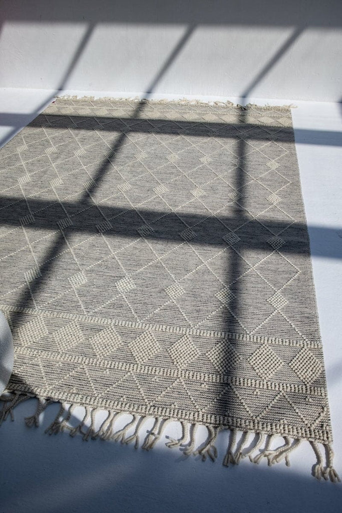 Ethereal Geometry - Natural Tassels White Woven Rug (3 Sizes)