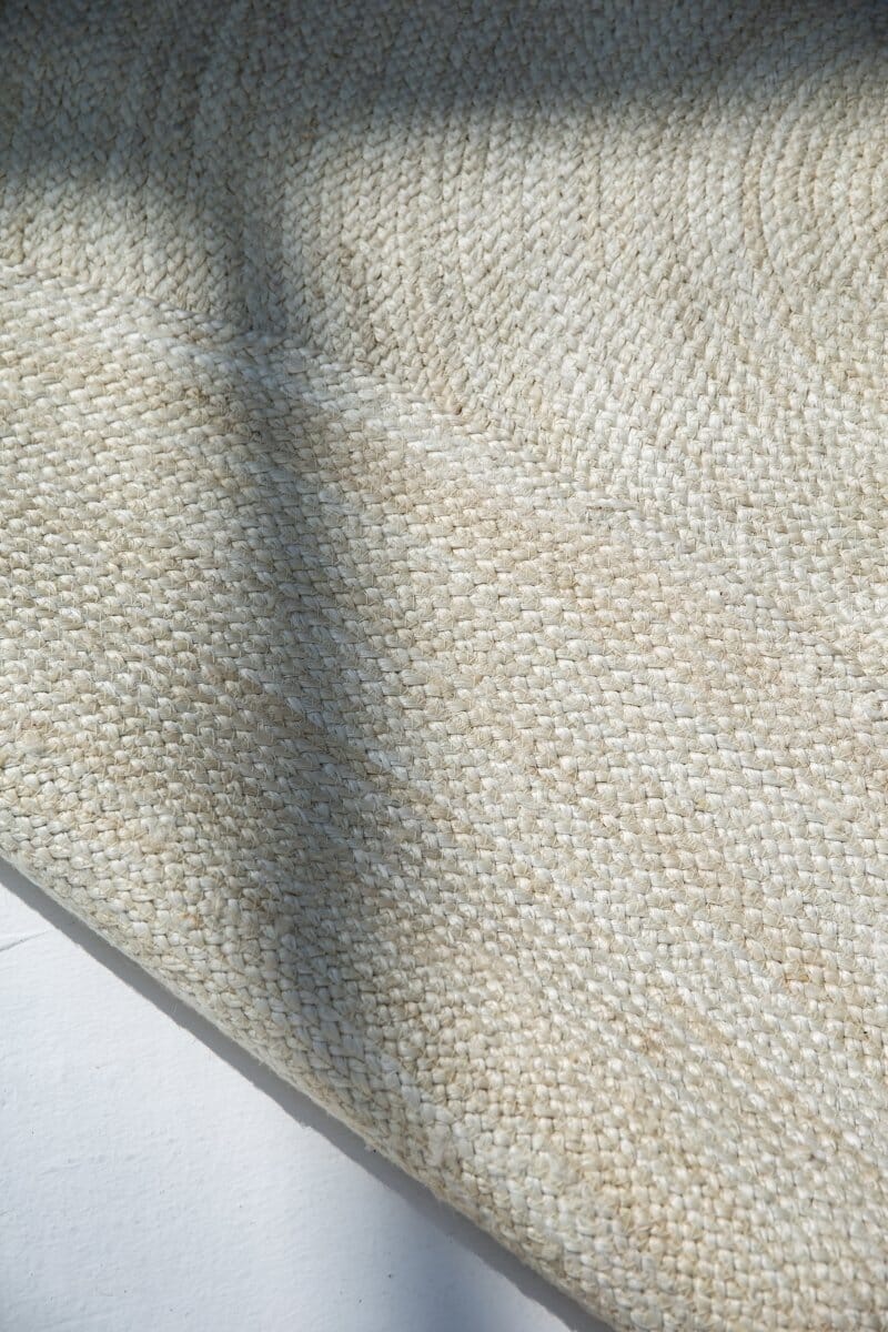Off White Rug Roumd Pure Aura Off White Braided Round Rug Minimal Modern Style – Homekode