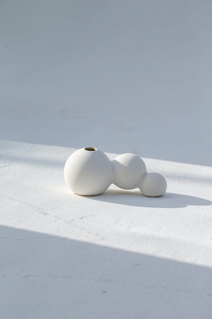 Ceramic White Bubble Sculpture Vase (9x22 CM)