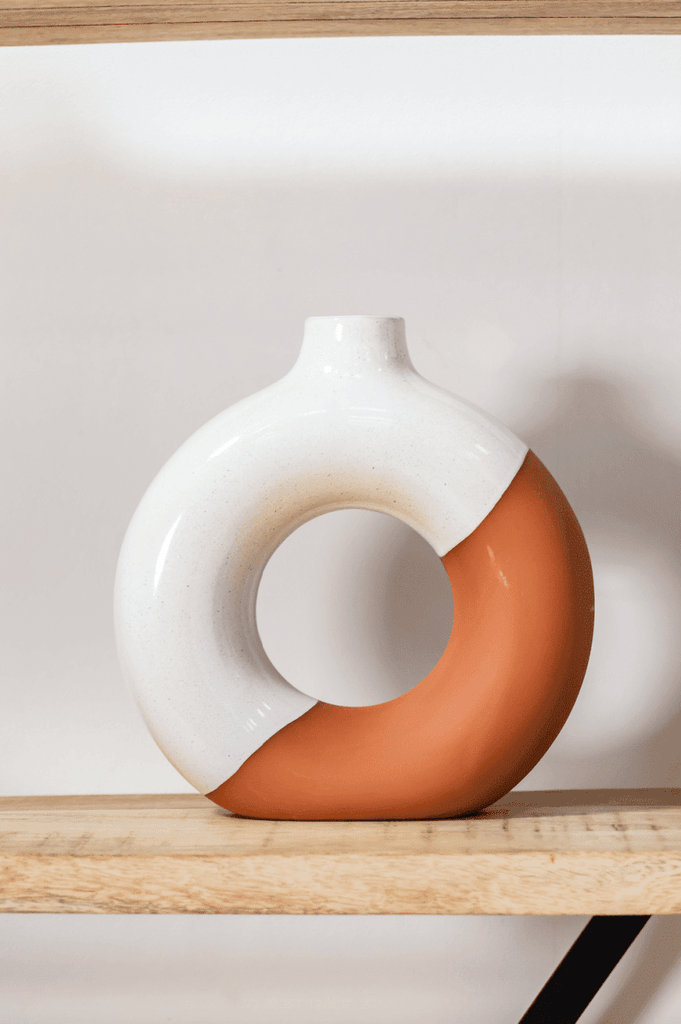 White & Caramel Donut Vase (19x18 CM)