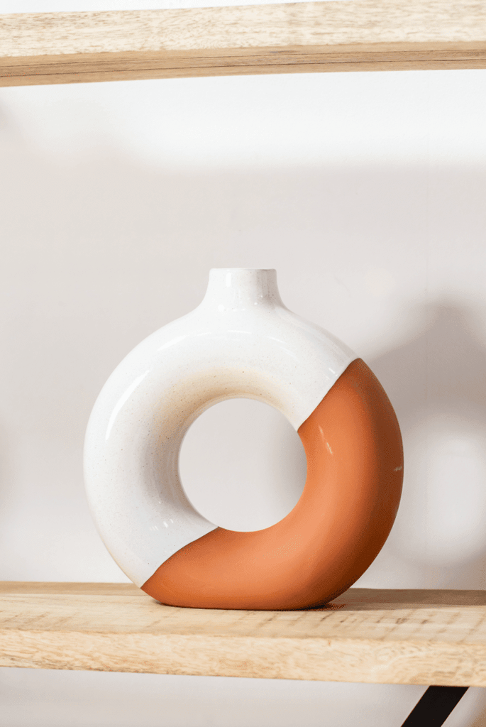White & Caramel Donut Vase (19x18 CM)