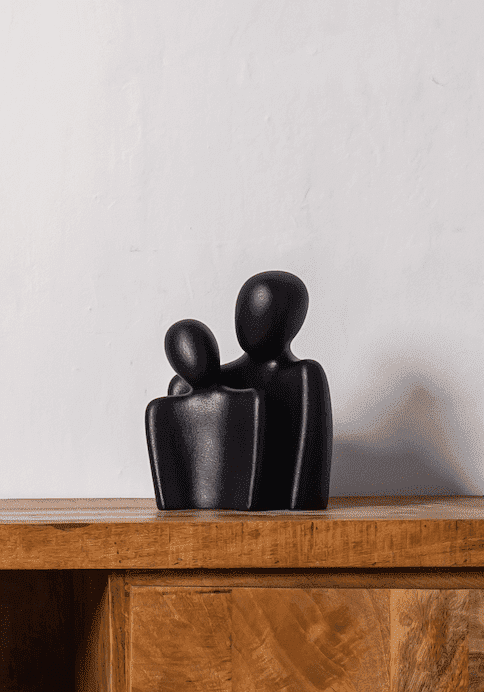 Black Couple Sculpture (25x20 CM)