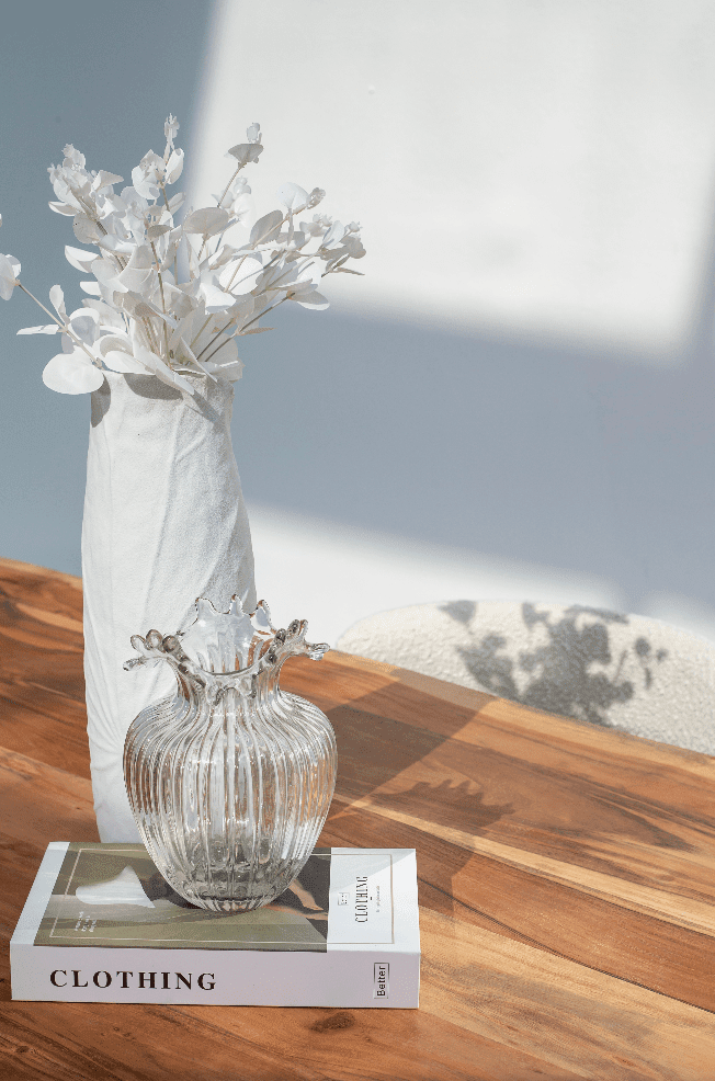 Leaf Shaped White Ceramic Vase (2 Sizes)